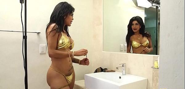 Gorgeous trans babe filmed in sexy bikini